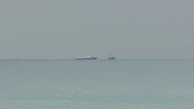 Pierwsze ofiary katastrofy samolotu resortu obrony Rosji znaleziono w Morzu Czarnym około sześciu kilometrów od brzegu. Tam ratownicy zauważyli pływający bagaż z rozbitej maszyny.