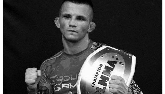 Nie żyje mistrz Mieszanych Sztuk Walki ze Szczecina. 25-letni Dawid Żywica zmarł w poniedziałek w domu - informuje portal fightsport.pl.