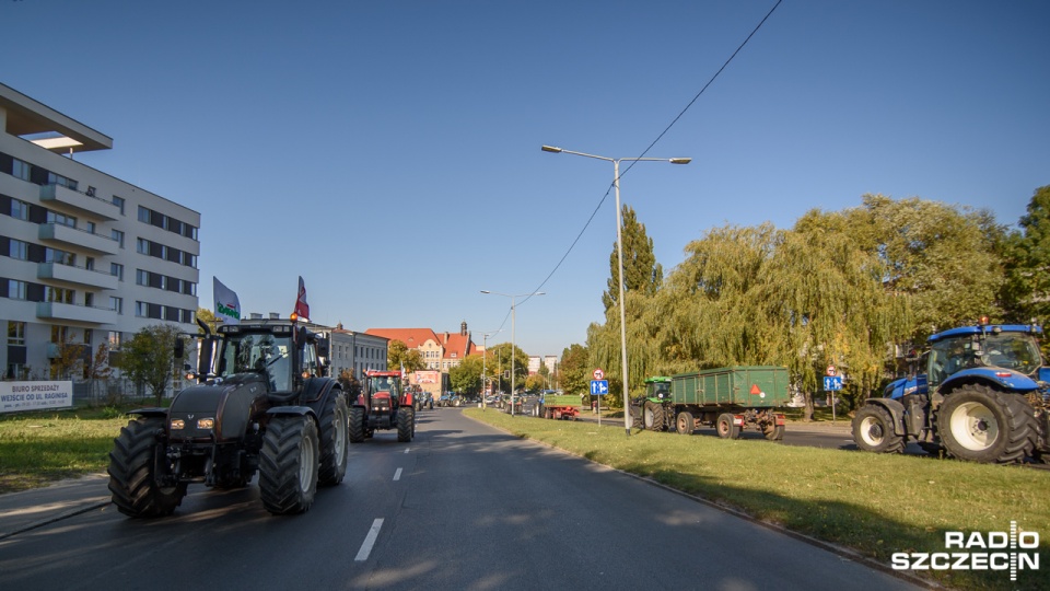 Zachodniopomorscy rolnicy w Szczecinie organizowali przejazdy ciągników przez miasto. Fot. Konrad Nowak [Radio Szczecin/Archiwum]