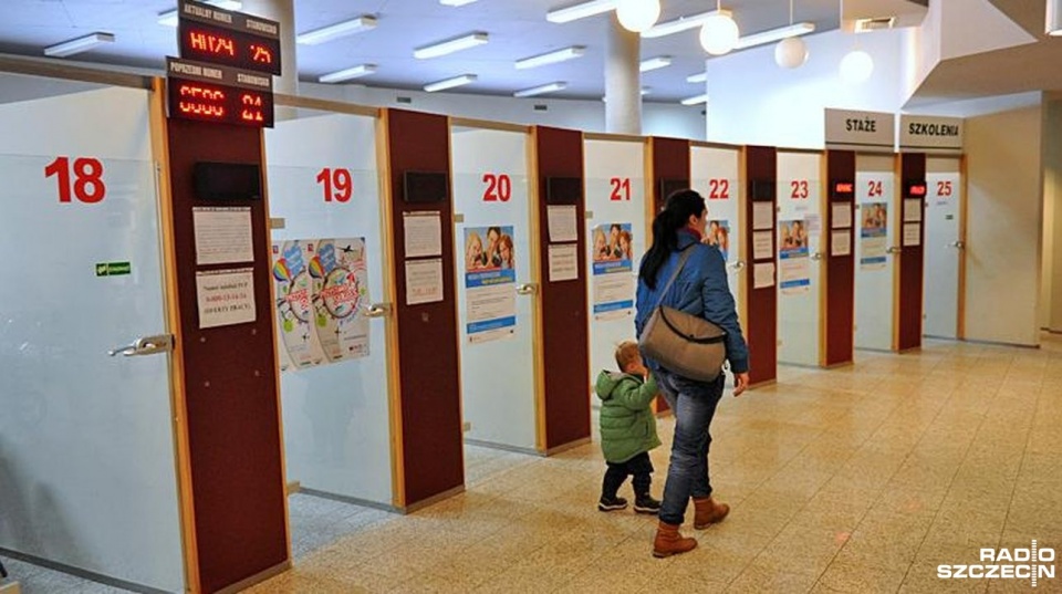 W Polsce bezrobocie spadło do poziomu 9,6 procent. Fot. Łukasz Szełemej [Radio Szczecin/Archiwum]
