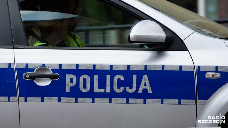 W obecności funkcjonariuszy panowie doszli do porozumienia i uregulowali rachunki. Fot. Konrad Nowak [Radio Szczecin/Archiwum]