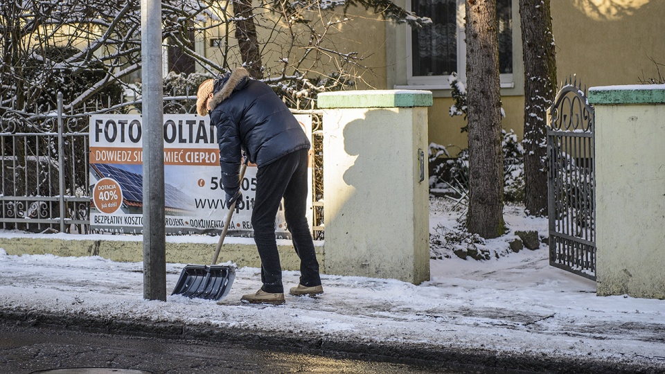 Właściciele nieruchomości odpowiadają za odśnieżenie chodników. Fot. Piotr Sawiński [Radio Szczecin]