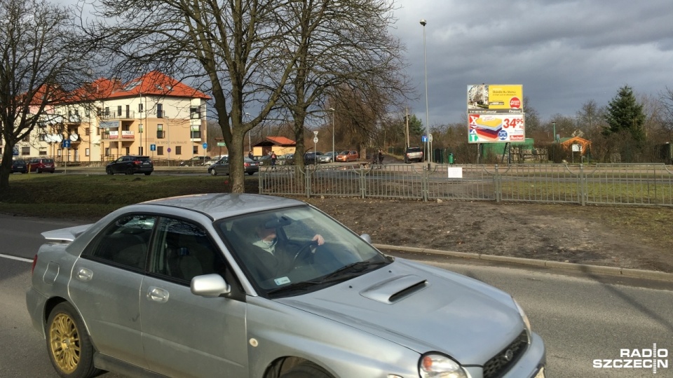 Sporny płotek na ulicy Ku Słońcu. Fot. Andrzej Kutys [Radio Szczecin]