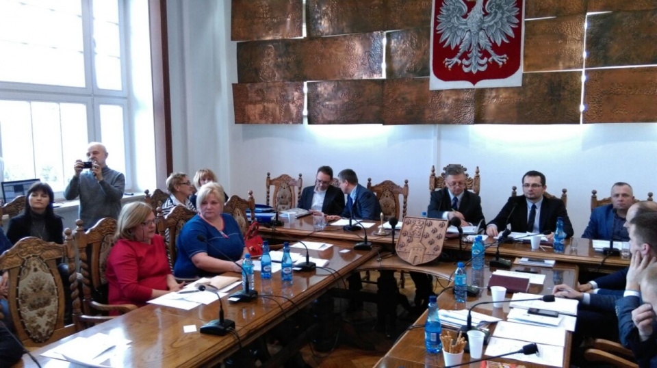 W środę przed północą rada miejska większością głosów obniżyła mu pensje z prawie 12 tysięcy złotych brutto o połowę. Fot. Archiwum prywatne