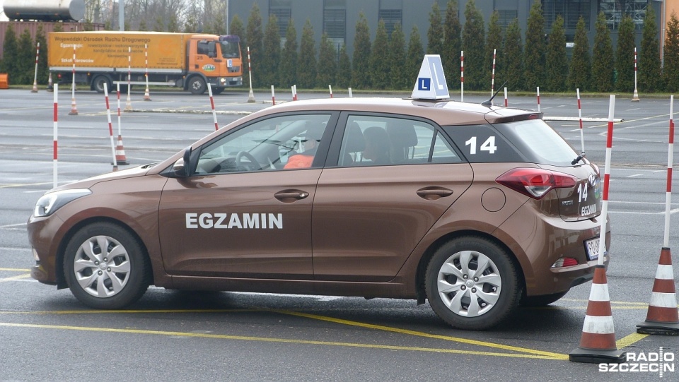 W Szczecinie egzaminy odbywają się normalnie - tak postanowił dyrektor ośrodka na podstawie ustawy, która wciąż obowiązuje, a jest ona aktem prawnym wyższego rzędu. Fot. Dawid Siwek [Radio Szczecin]