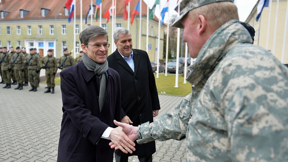 Ambasadorzy wizytowali Wielonarodowy Korpus Północno-Wschodni w Szczecinie. Fot. Łukasz Szełemej [Radio Szczecin]