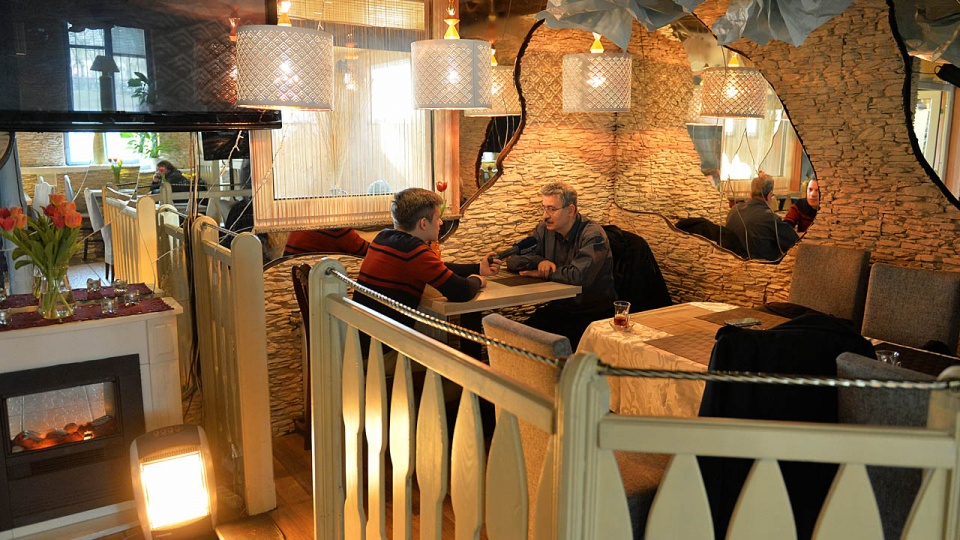 "Kuchenne rewolucje" odmieniły szczecińską restauracją orientalną "Aramia". Fot. Łukasz Szełemej [Radio Szczecin]