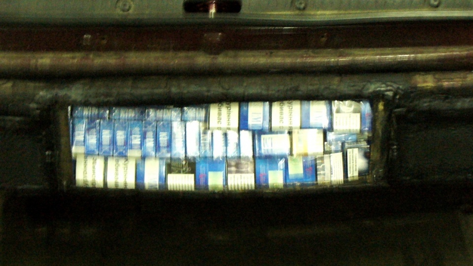 Papierosy i tytoń warte prawie 30 tysięcy złotych zarekwirowali zachodniopomorscy celnicy. Fot. Izba Celna w Szczecinie.