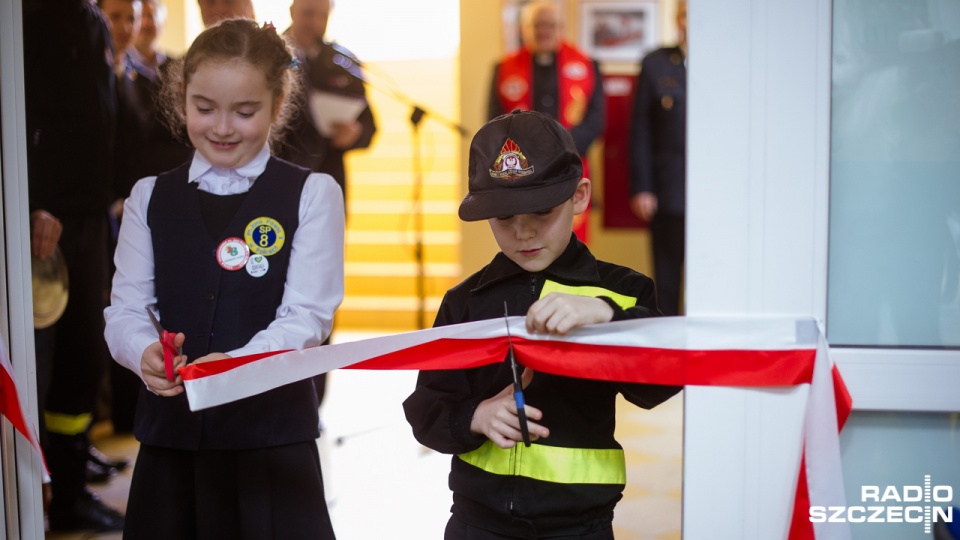 "Ognik" już otwarty! - pierwsza w regionie edukacyjna sala dla dzieci powstała w komendzie straży pożarnej w Policach. Fot. Konrad Nowak [Radio Szczecin]