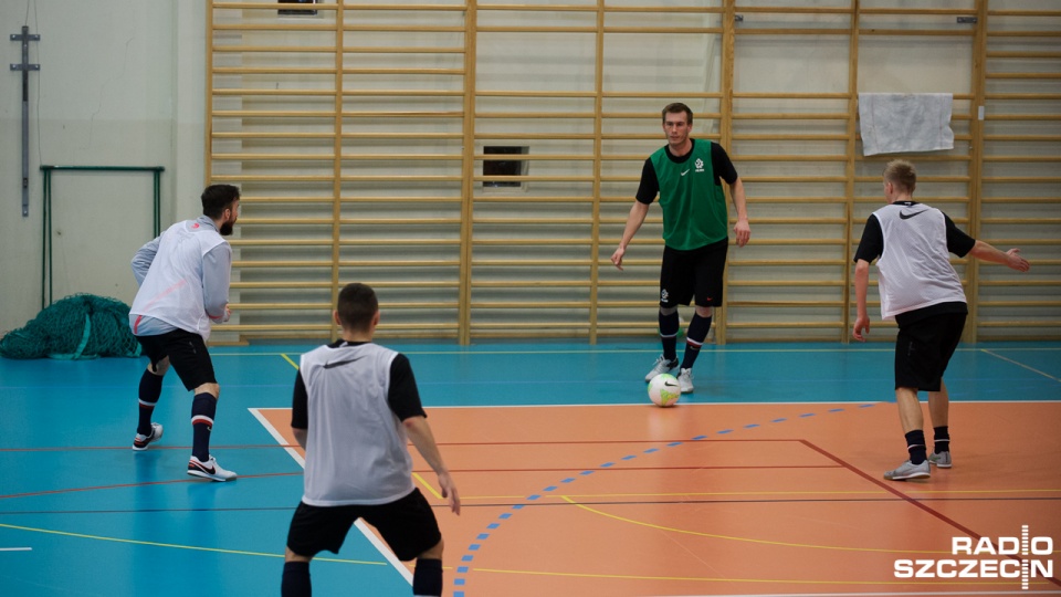 Reprezentacja futsalu w Policach przed meczem Polska-Kazachstan. Fot. Konrad Nowak [Radio Szczecin]