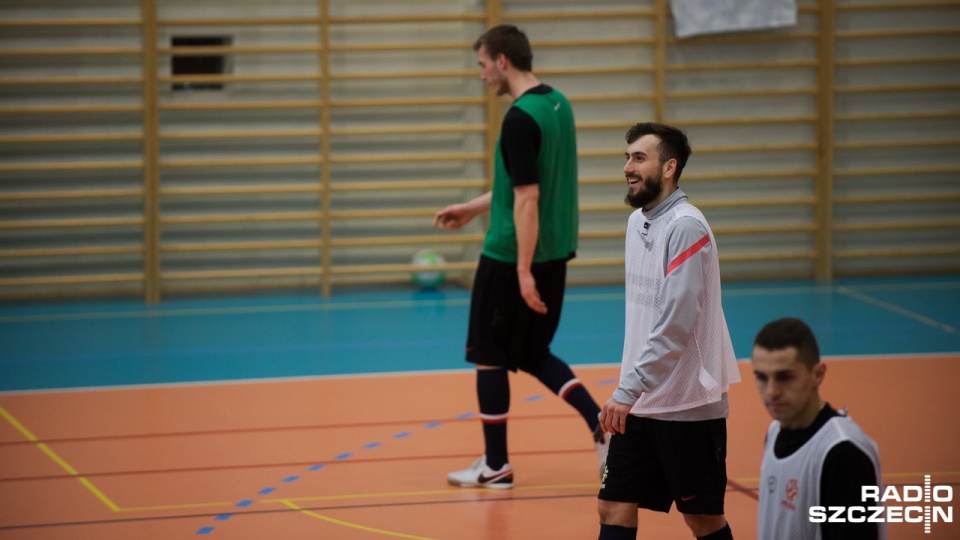 Reprezentacja futsalu w Policach przed meczem Polska-Kazachstan. Fot. Konrad Nowak [Radio Szczecin]