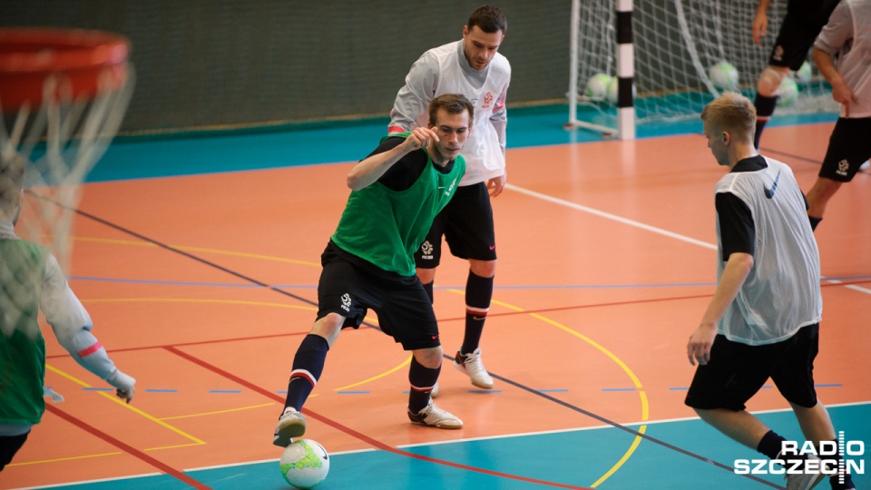 Reprezentacja futsalu w Policach przed meczem Polska-Kazachstan. Fot. Konrad Nowak [Radio Szczecin]