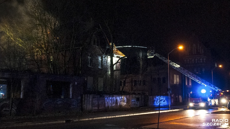 Pożar pustostanu w centrum Szczecina. Fot. Jarosław Gaszyński [Radio Szczecin]