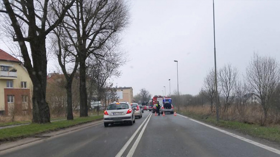Wypadek na Szosie Polskiej w pobliżu skrzyżowania z ulicą Kolonistów. Fot. Łukasz Taraśkiewicz‎ [słuchacz]