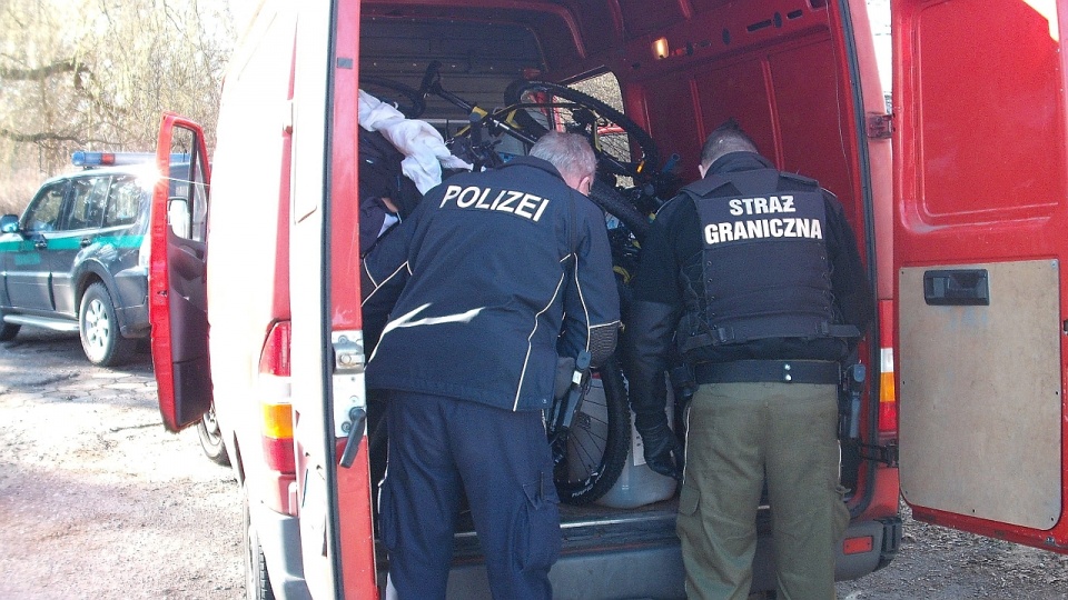 21 skradzionych rowerów w busie prowadzonym przez Litwina przechwyciła Straż Graniczna. Fot. www.morski.strazgraniczna.pl