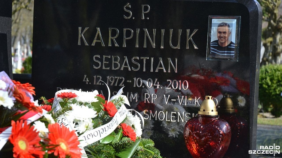 Uroczystości w hołdzie ofiarom katastrofy odbędą się także przy grobie posła Sebastiana Karpiniuka. Fot. Przemysław Polanin [Radio Szczecin]