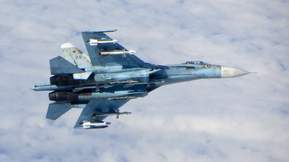 Współczesny rosyjski jednomiejscowy samolot myśliwski przechwytujący Su-27. Fot. www.wikipedia.org / RAF