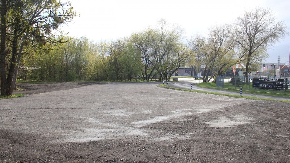 Zakończył się remont alejek na Cmentarzu Centralnym. Fot. ZUK