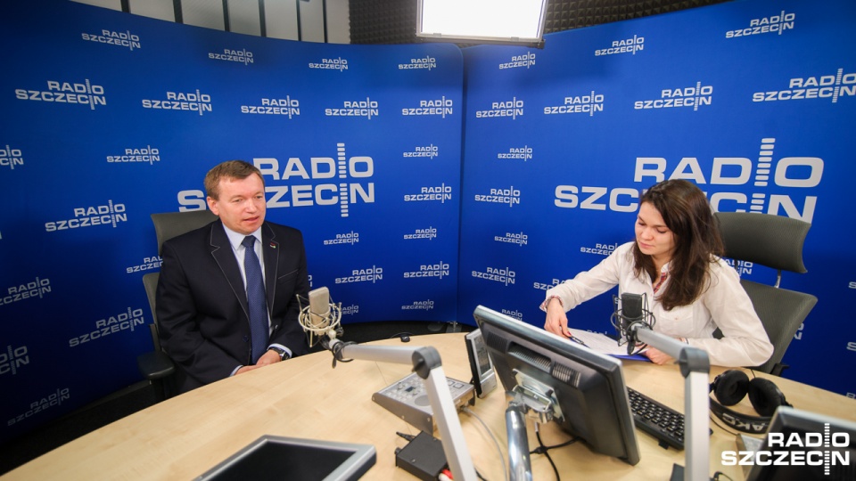 Jarosław Rzepa w studiu Radia Szczecin. Fot. Konrad Nowak [Radio Szczecin]