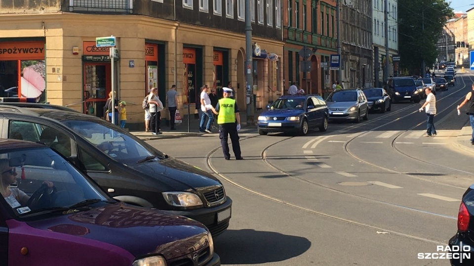 Utrudnienia wokół ronda Giedroycia na Niebuszewie. Fot. Agata Hawrylczuk [Radio Szczecin]