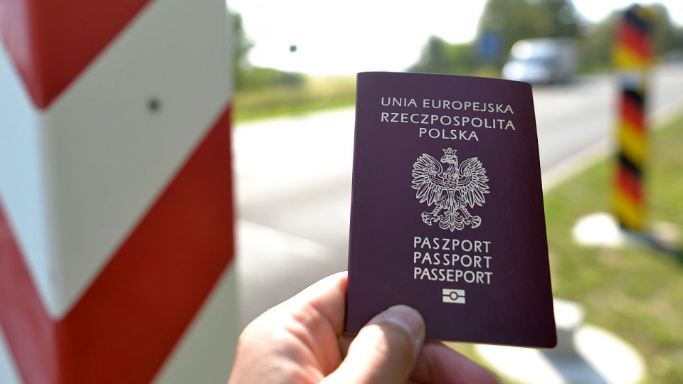 Wniosek o paszport można złożyć w sobotę w Zachodniopomorskim Urzędzie Wojewódzkim w Szczecinie. Fot. Łukasz Szełemej [Radio Szczecin]