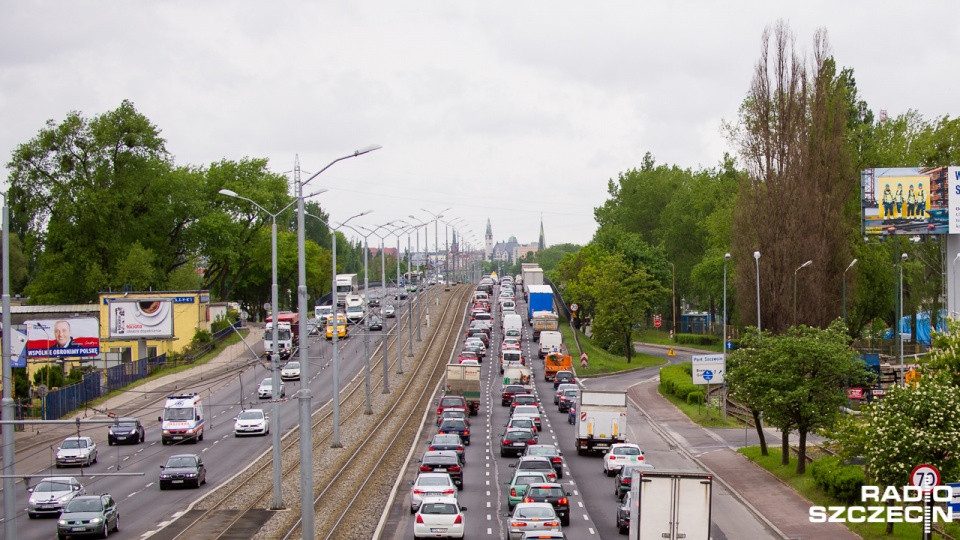 Na Gdańskiej utworzył się gigantyczny korek. Fot. Konrad Nowak [Radio Szczecin]