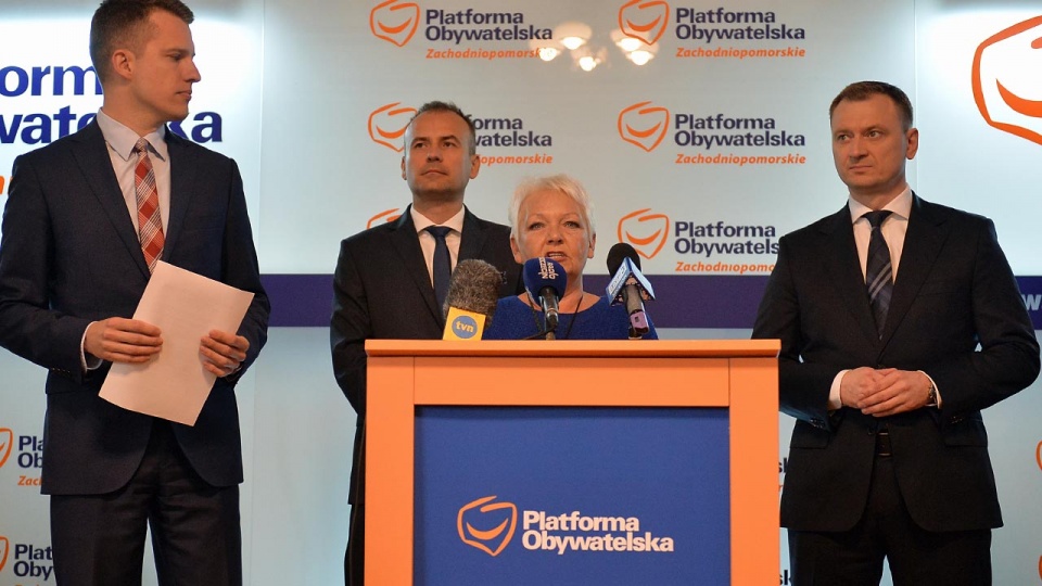 Posłowie PiS ze Szczecina głosują przeciwko swojemu regionowi w sprawach rozwoju portów i dokończenia drogi S3 - twierdzi opozycja z PO, posłowie Sławomir Nitras i Arkadiusz Marchewka. Fot. Łukasz Szełemej [Radio Szczecin]