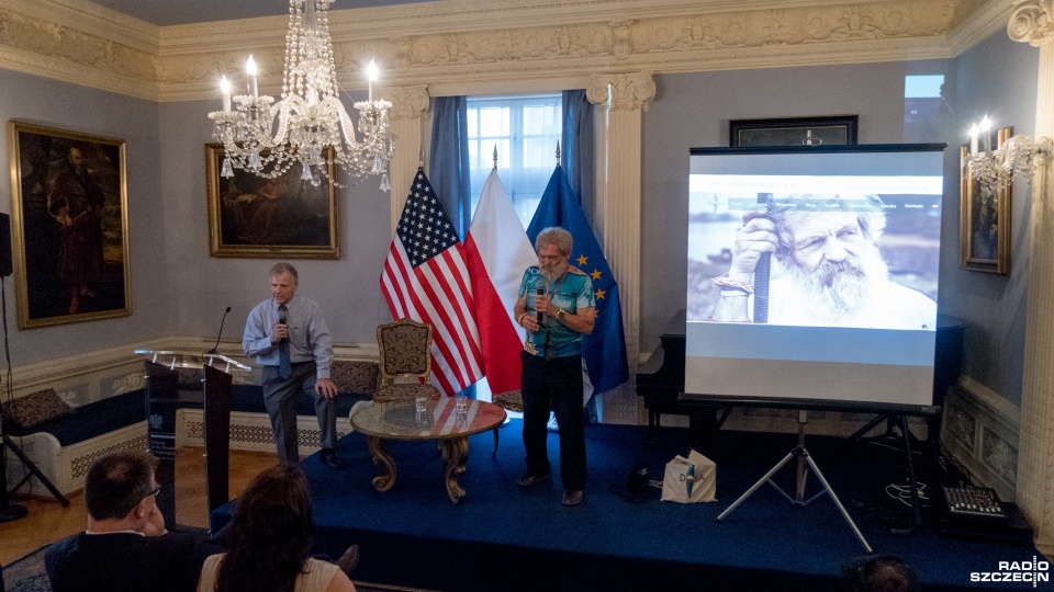 Prezentacja kajaka Aleksandra Doby w ambasadzie Polskiej w Waszyngtonie. Fot. Tomasz Chaciński [Radio Szczecin]