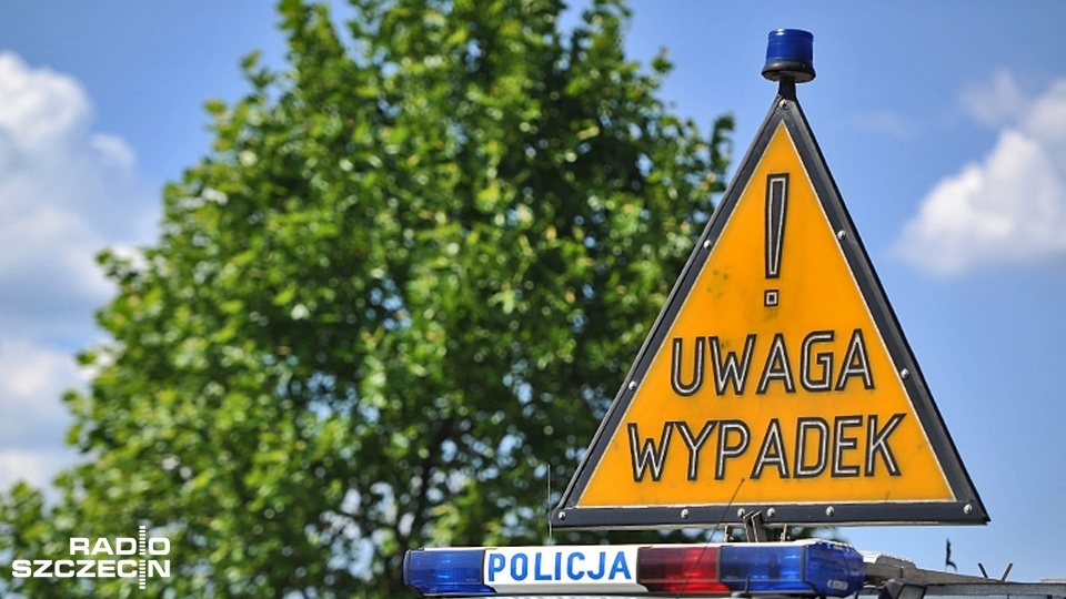 Trzy samochody osobowe zderzyły się na krajowej "szóstce". Fot. Łukasz Szełemej [Radio Szczecin/Archiwum]