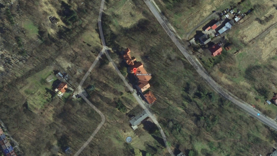 "Zielony Dwór" jest objęty nadzorem konserwatora zabytków. Fot. www.google.pl/maps