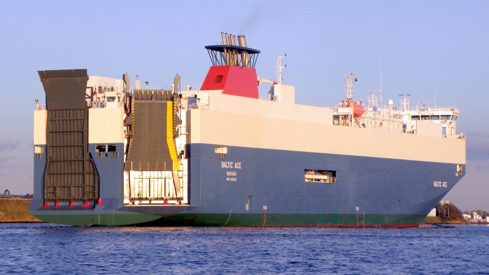 MV Baltic Ace. Zdjęcie wykonano w porcie w Helsinkach w październiku 2009 roku. Fot. https://pl.wikipedia.org/Joost J. Bakker