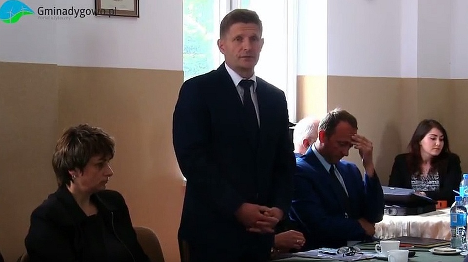 Wójt Dygowa pod Kołobrzegiem zapowiedział rezygnację. Marek Zawadzki przestanie pełnić funkcję z końcem lipca. Fot. youtube.com