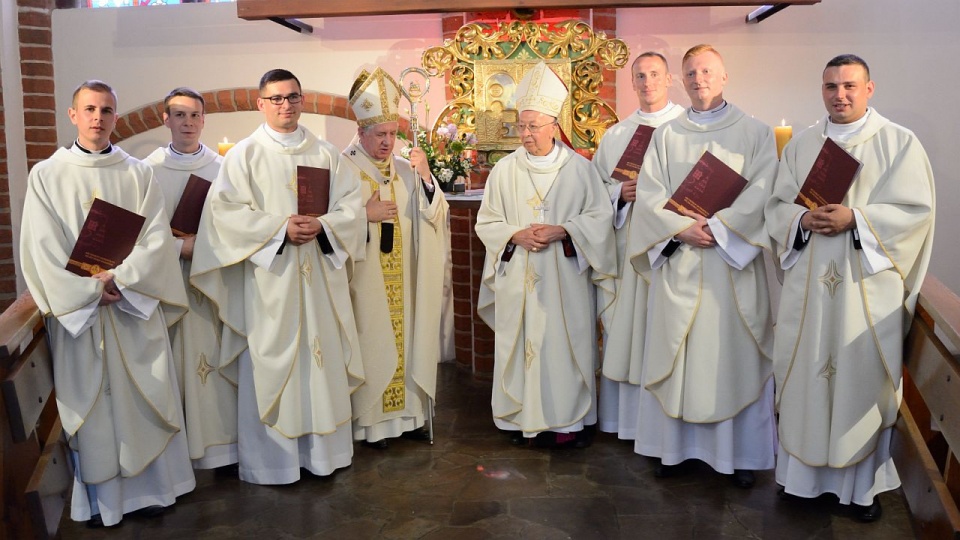 Abp Dzięga udzielił święceń sześciu diakonom. Fot. kleryk Daniel Rynkiewicz