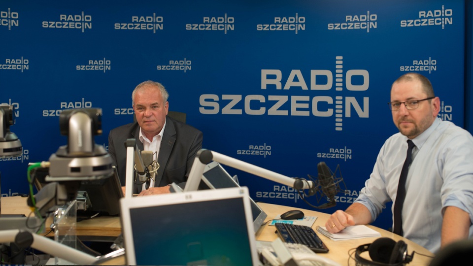 Piotr Jania w studiu Radia Szczecin. Fot. Maciej Myszkowiak [Radio Szczecin]