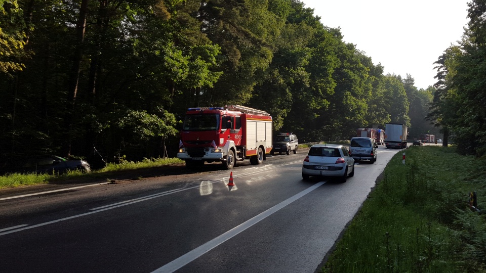 Na S3 w okolicach Międzyzdrojów doszło do kolizji ciężarówki z autem. Fot. Sławomir Ryfczyński / iswinoujscie.pl