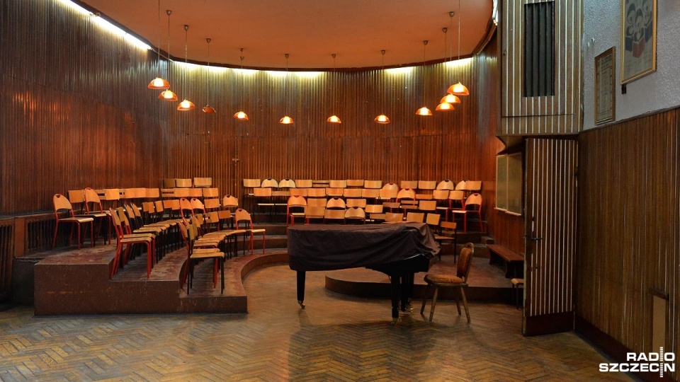 Aula w szkole muzycznej, z której korzystają "Słowiki". Fot. Łukasz Szełemej [Radio Szczecin]