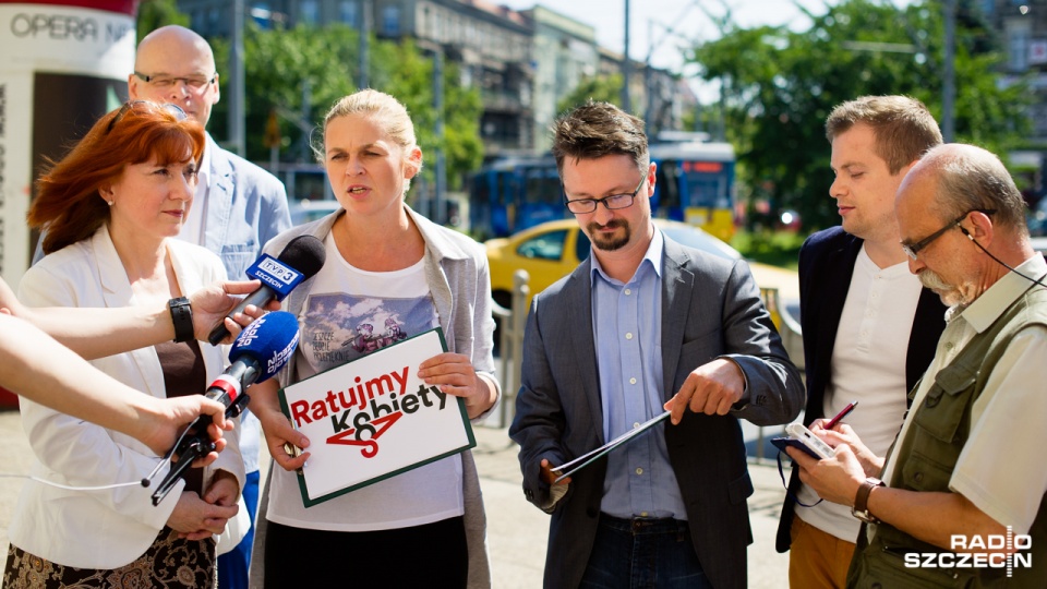 Barbara Nowacka i przedstawiciele Twojego Ruchu podczas konferencji prasowej. Fot. Konrad Nowak [Radio Szczecin]