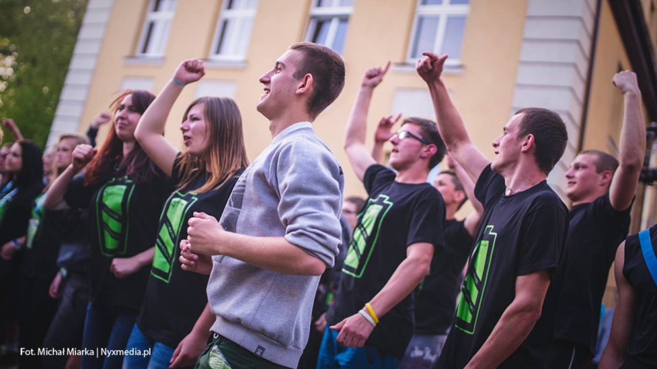 Grupa artystyczna ArtCrew podczas nagrywania sceny koncertowej. Fot. Michał Miarka