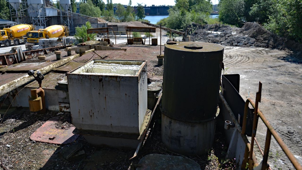 Akademia Morska sprzedaje pchacz Bizon B 26. Fot. Łukasz Szełemej [Radio Szczecin]