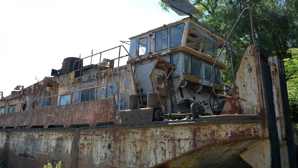 Akademia Morska sprzedaje pchacz Bizon B 26. Fot. Łukasz Szełemej [Radio Szczecin]