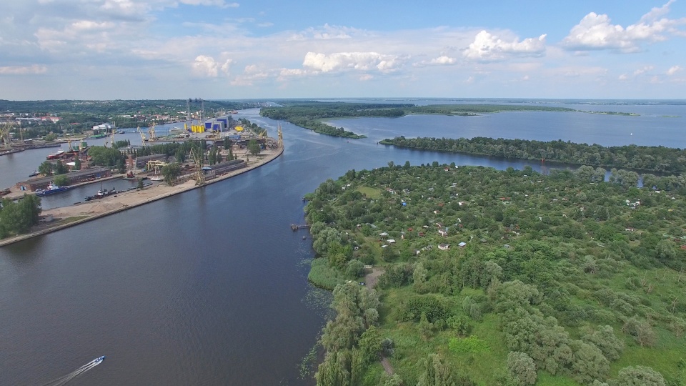 400 działek leży na Ostrowie Grabowskim, gdzie ma być rozbudowywany port w Szczecinie. Fot. Piotr Sawiński [Radio Szczecin]