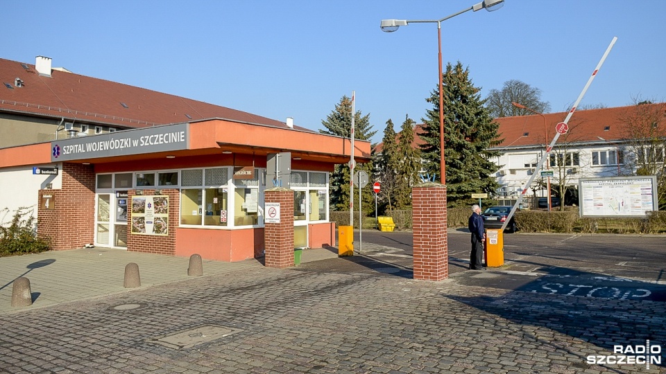 Nowy lek na wirusowe zapalenie wątroby typu C dostaną pacjenci w szpitalu przy ul. Arkońskiej w Szczecinie. Fot. Jarosław Gaszyński [Radio Szczecin/Archiwum]