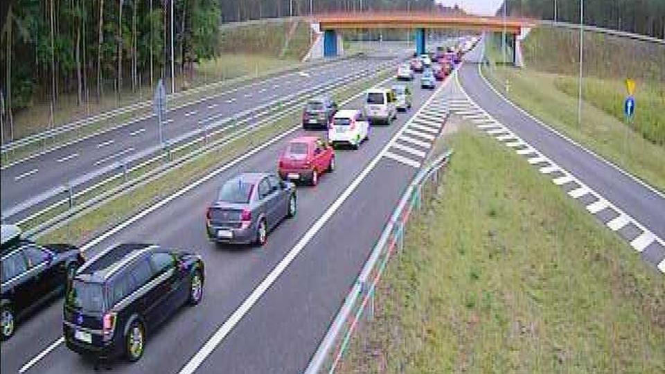 Obwodnica Miękowa na S3 około godziny 12. Fot. Obraz z kamery GDDKiA
