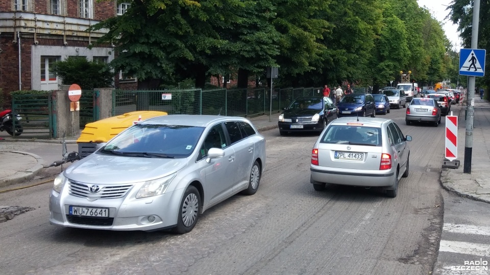 Utrudnienia drogowe na ulicy Piotra Skargi w Szczecinie. Fot. Marek Borowiec [Radio Szczecin]