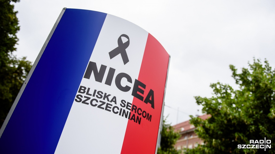 Szczecin oddał hołd ofiarom zamachu w Nicei. Fot. Konrad Nowak [Radio Szczecin]