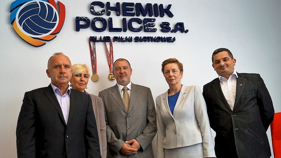 Paweł Frankowski (w środku). Fot. chemik-police.com