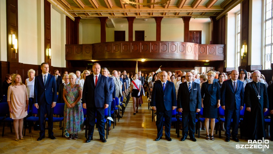Uroczysta wojewódzka i miejska inauguracja roku szkolnego odbyła się w II LO im. Mieszka I. Fot. Konrad Nowak [Radio Szczecin]