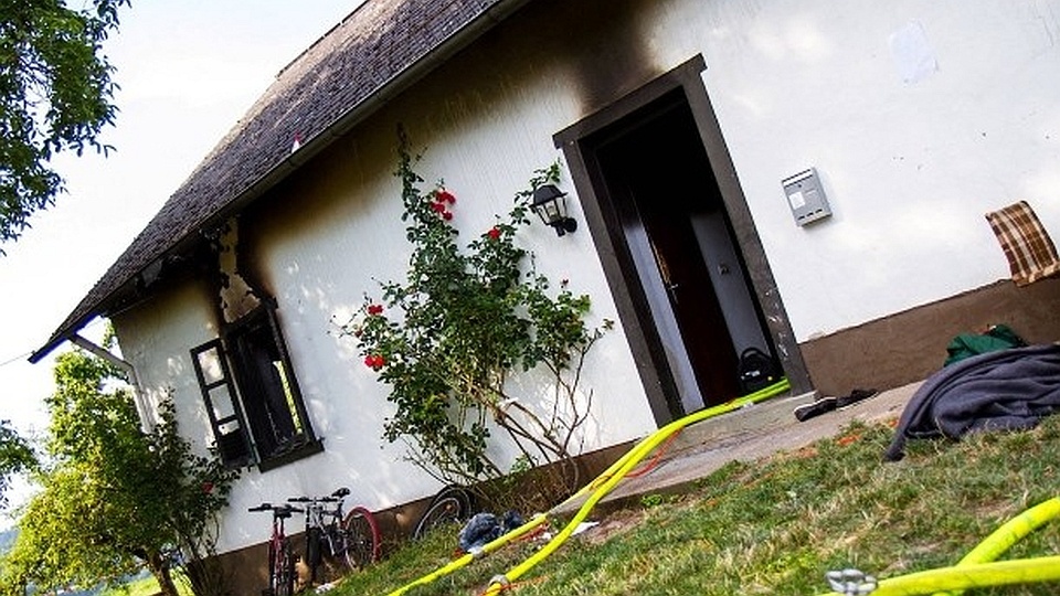 Spalony ośrodek dla uchodźców. Fot. www.faz.net