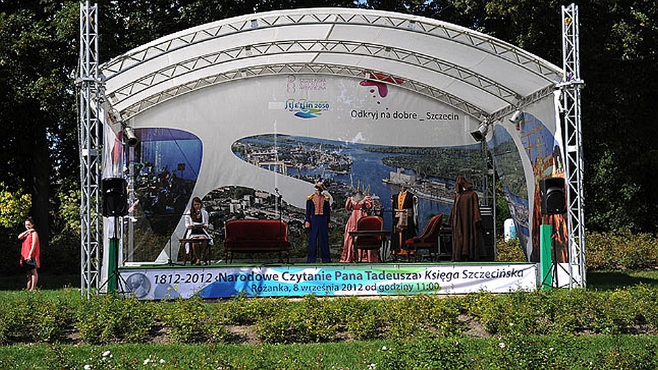 Narodowe Czytanie rozpoczęło się w 2012 r. od "Pana Tadeusza". Fot. Łukasz Szełemej [Radio Szczecin/Archiwum]