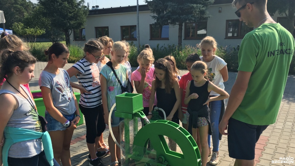 Wycieczka dzieci w oczyszczalni ścieków w Goleniowie. Fot. Wojciech Zagaj [Radio Szczecin]
